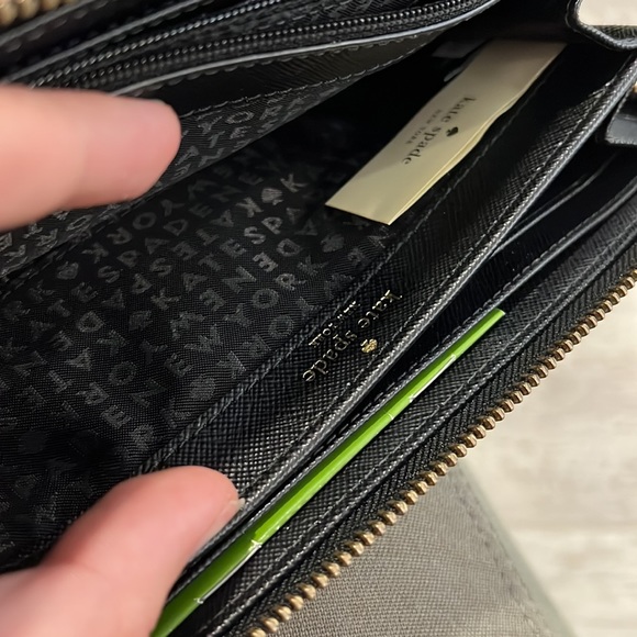 Kate Spade Black White Striped Large Wallet - Picture 6 of 7
